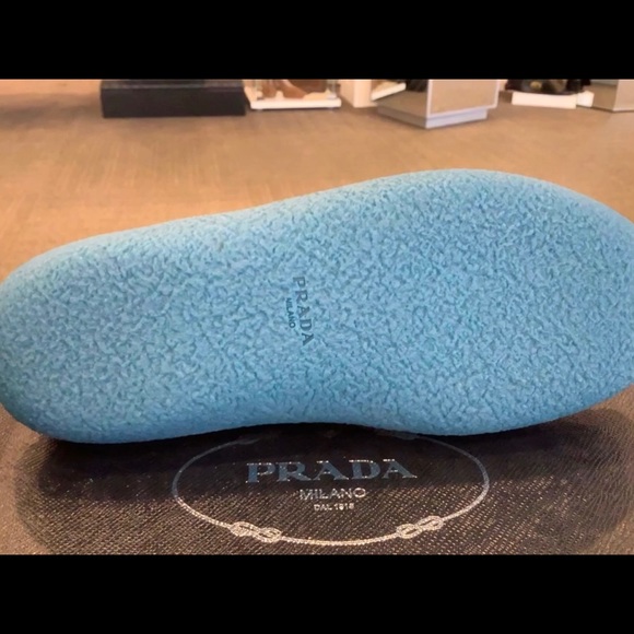 Prada shoes - Picture 3 of 4